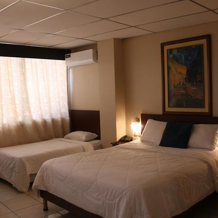 Tropical Inn Hotel Guayaquil Buitenkant foto