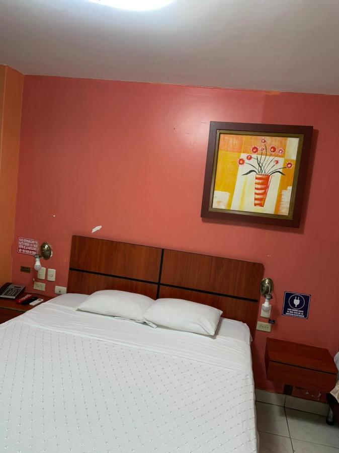Tropical Inn Hotel Guayaquil Buitenkant foto