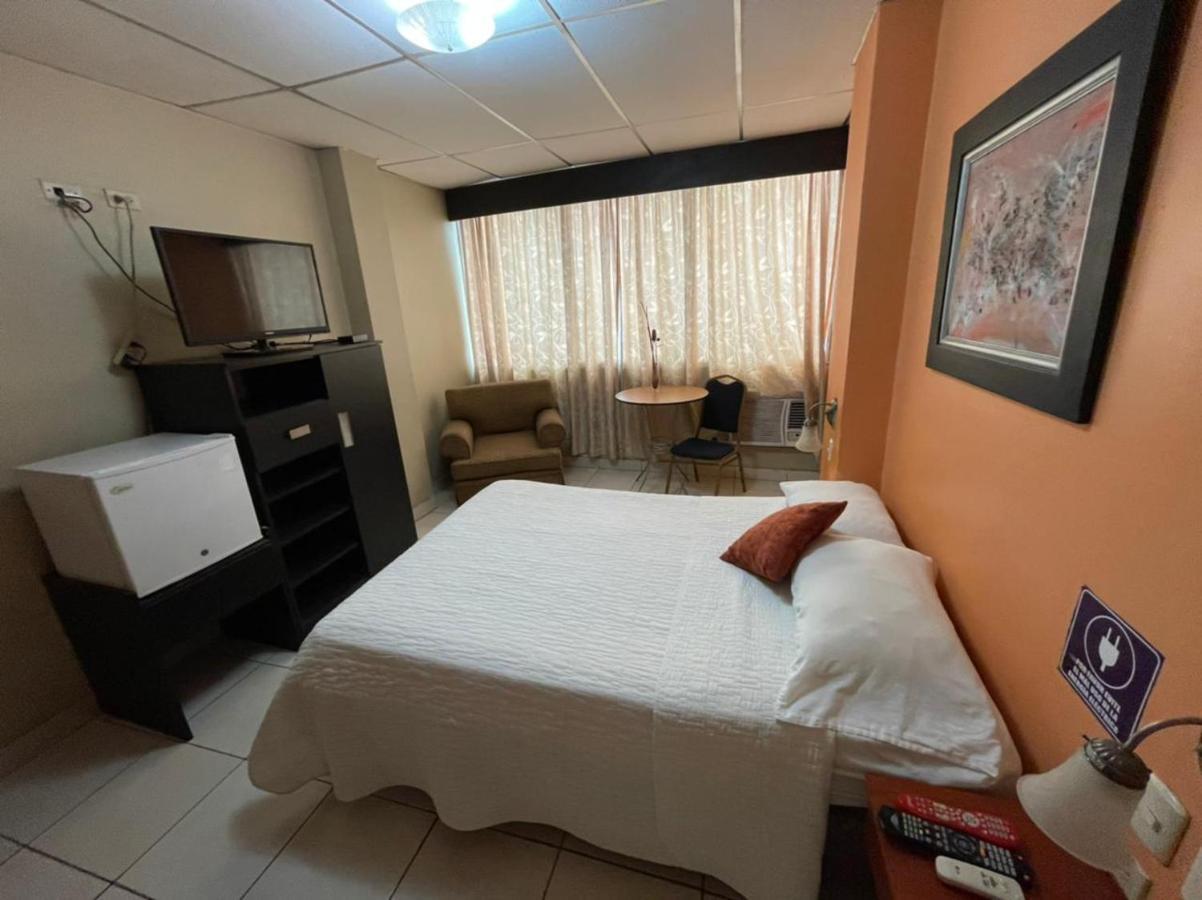 Tropical Inn Hotel Guayaquil Buitenkant foto