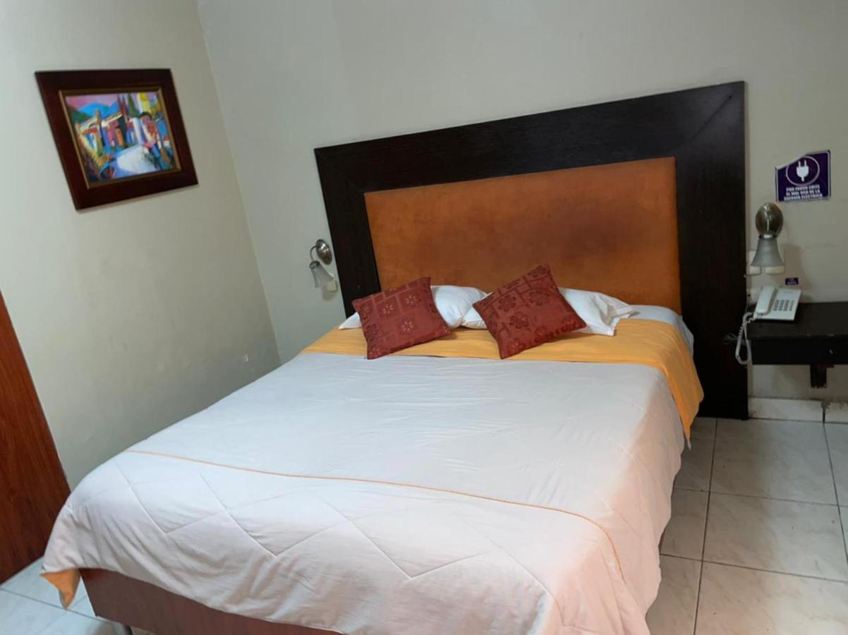 Tropical Inn Hotel Guayaquil Buitenkant foto