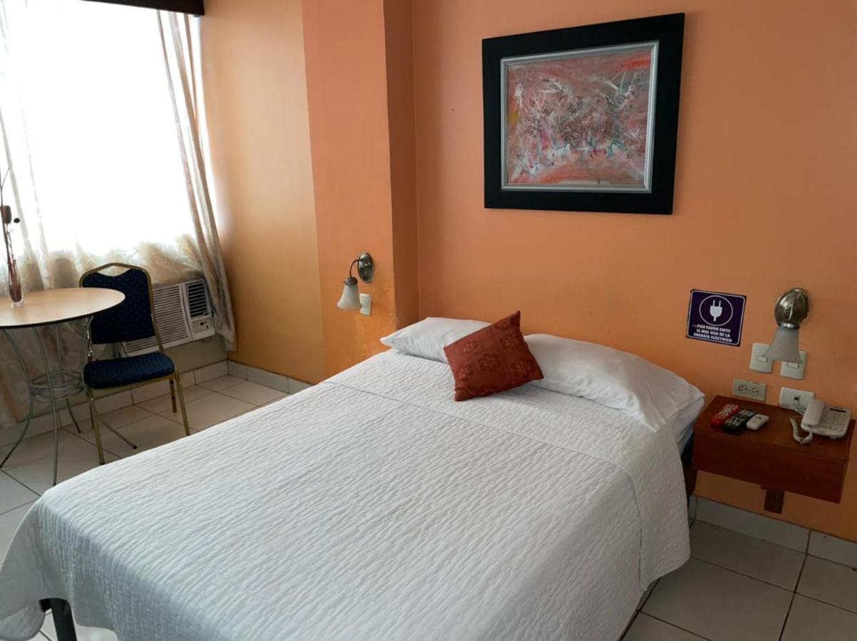 Tropical Inn Hotel Guayaquil Buitenkant foto
