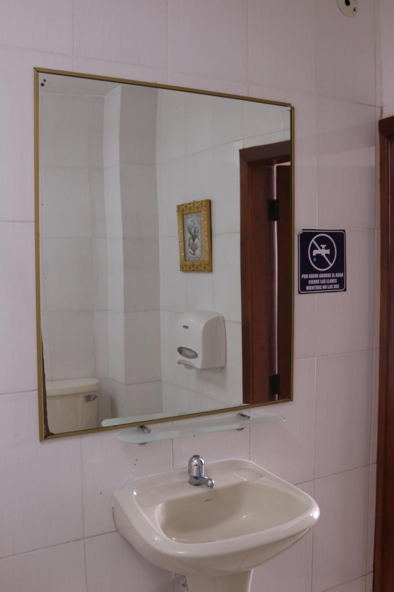 Tropical Inn Hotel Guayaquil Buitenkant foto