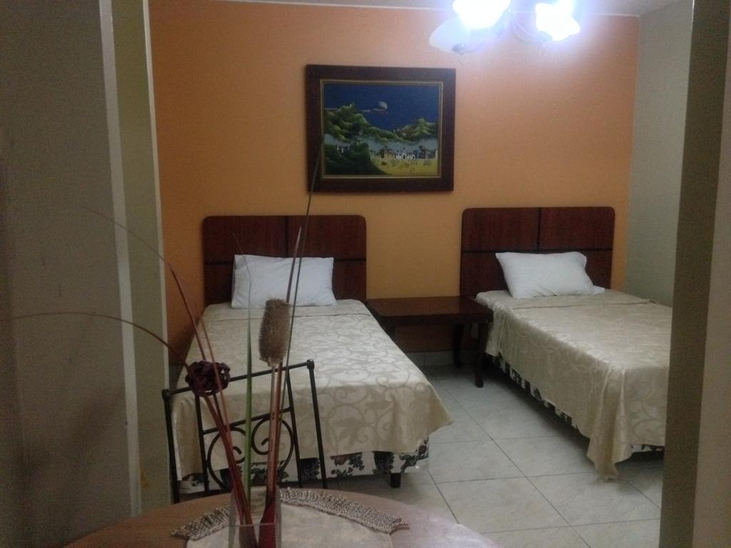 Tropical Inn Hotel Guayaquil Buitenkant foto
