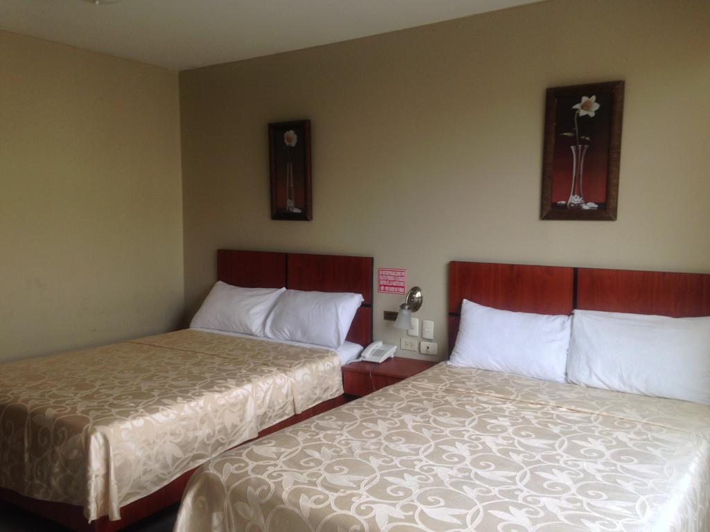 Tropical Inn Hotel Guayaquil Buitenkant foto