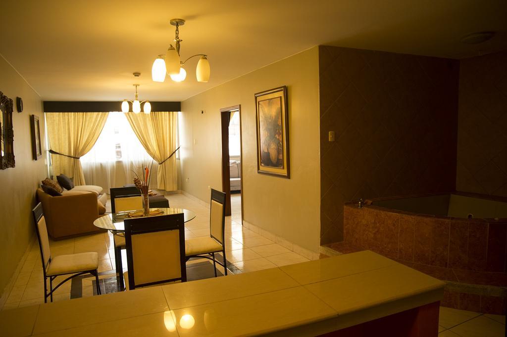 Tropical Inn Hotel Guayaquil Buitenkant foto