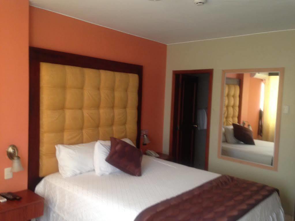 Tropical Inn Hotel Guayaquil Buitenkant foto