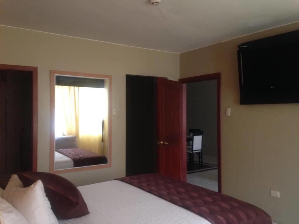 Tropical Inn Hotel Guayaquil Buitenkant foto