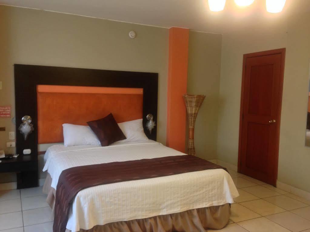 Tropical Inn Hotel Guayaquil Buitenkant foto