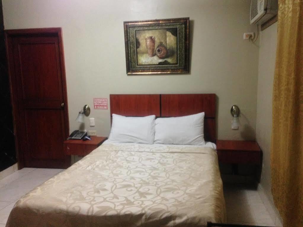 Tropical Inn Hotel Guayaquil Buitenkant foto