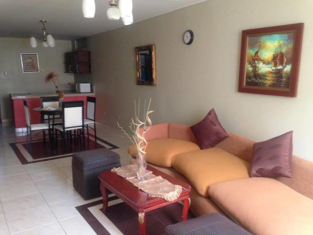 Tropical Inn Hotel Guayaquil Buitenkant foto